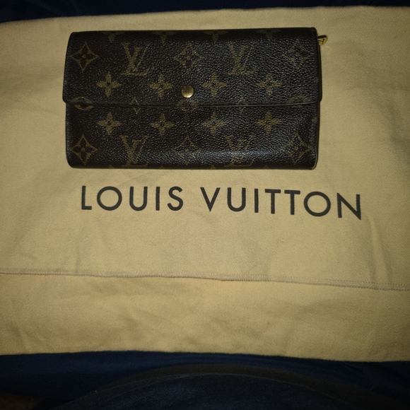 Louis Vuitton Handbags - Authentic Louis Vuitton Monogram Wallet
